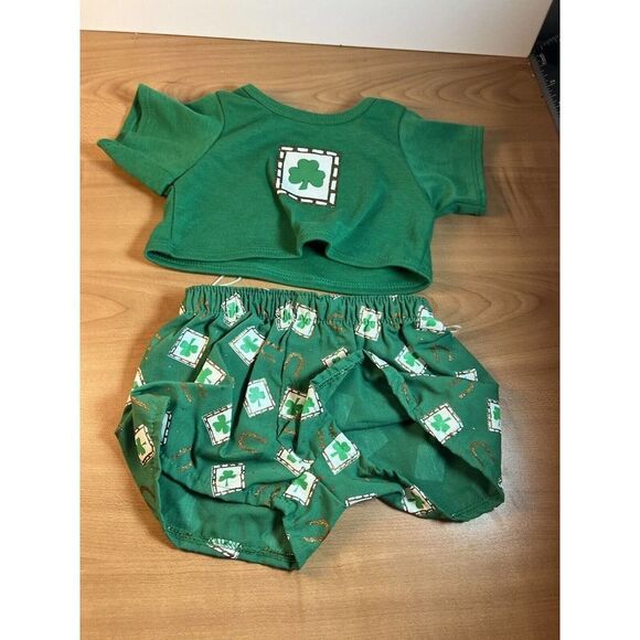 Build A Bear BABW Saint St Patrick’s Day Festive Lucky T-shirt Shorts Outfit Set - Picture 1 of 6